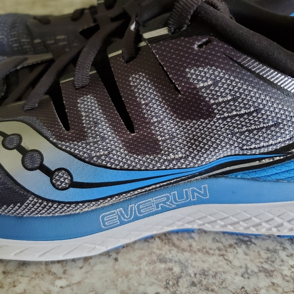 Saucony ISO Series Everun Formfit Sneakers - Picture 5 of 8